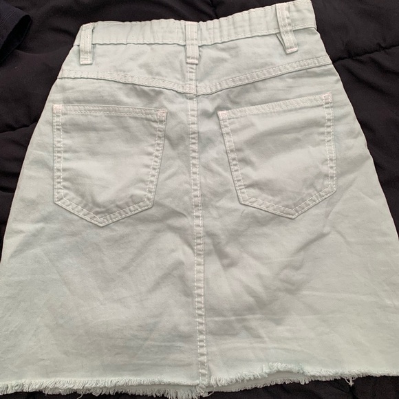 size 00 green skirt - Picture 2 of 3